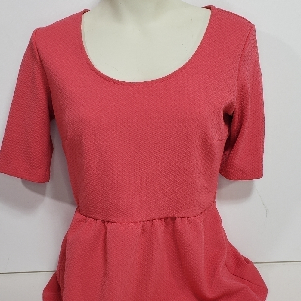 Daisy Fuentes Peplum Short Sleeve Coral Top